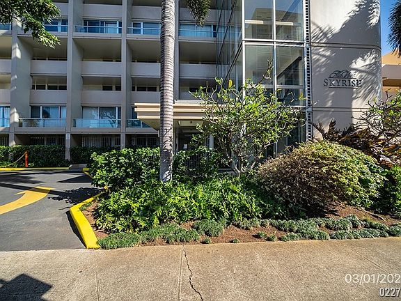 2nd image of 555 University Ave APT 1703