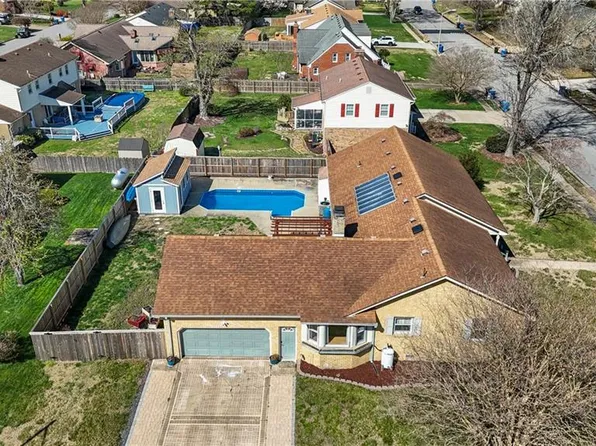 5233 Stratford Chase Dr, Virginia Beach, VA 23464