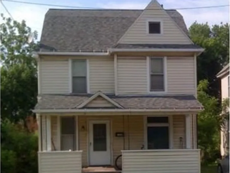 1249 Vestal Ave — Photo 3