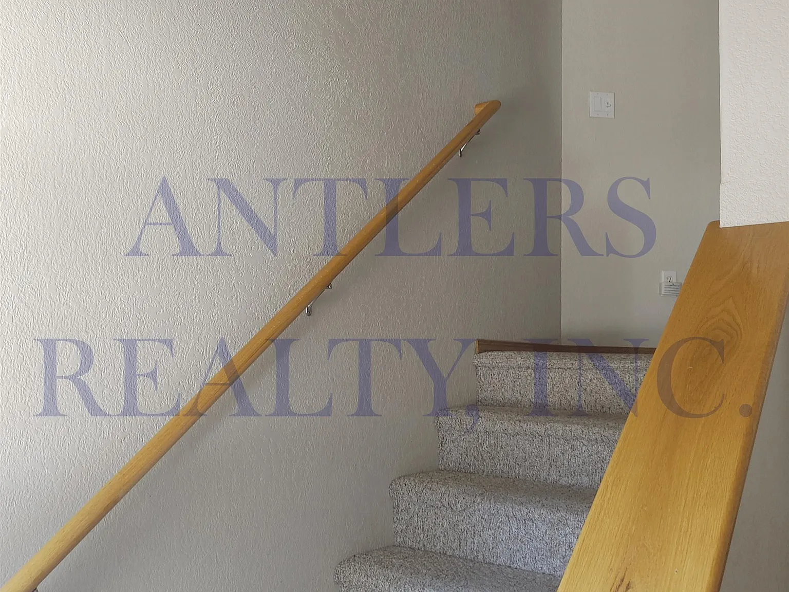 3 bed, 2.0 bath, 1433 sqft, $1,900 — Photo 2