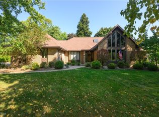 963 Mansion Cir, Barberton, OH 44203