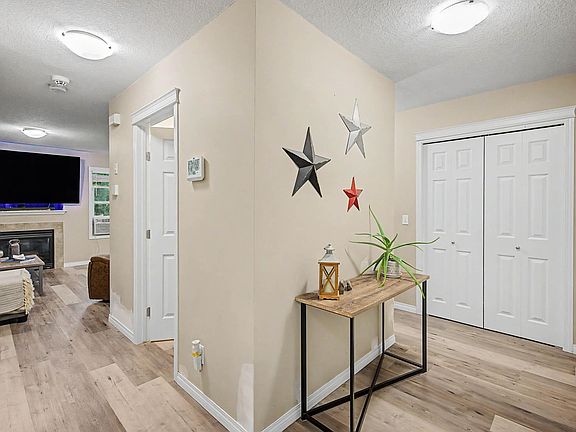 4th image of 25 Spruce Gardens Cres