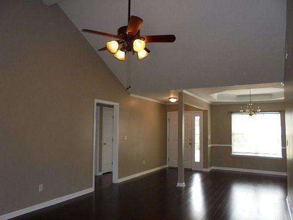 5th image of 2422 Beaver Creek Ln