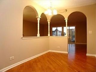 3rd image of 6121 N Northwest Hwy APT 205