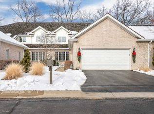 1146 Pine Oaks Cir, Lake Forest, IL