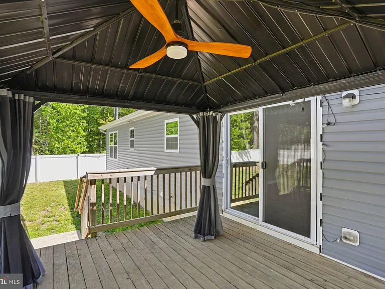 283 Shorewood Dr — Photo 25