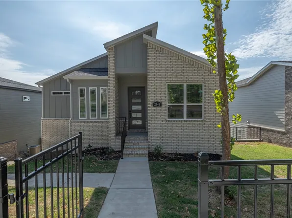 2946 N Old Wire Rd, Fayetteville, AR 72703