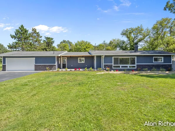 8446 Vinton Ave NW, Sparta, MI 49345