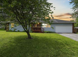 4258 W Mesa St, Battlefield, MO 65619