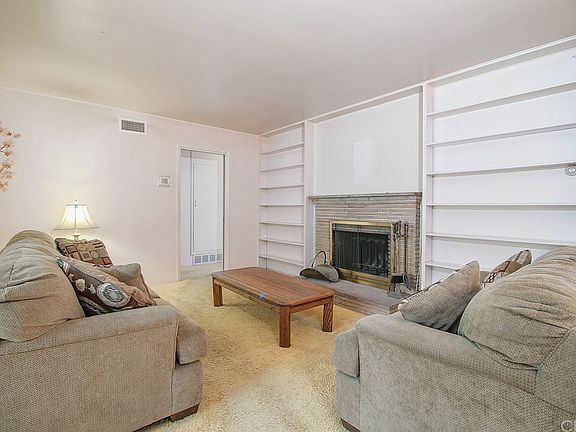 3rd image of 416 N La Sena Ave