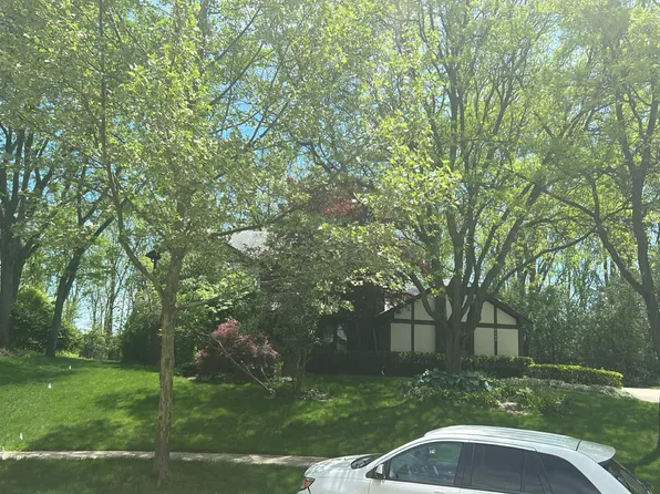 6480 Glyndebourne Dr, Troy, MI 48098