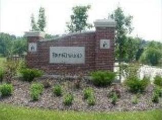 10123 N Stark Ave, Kansas City, MO 64157