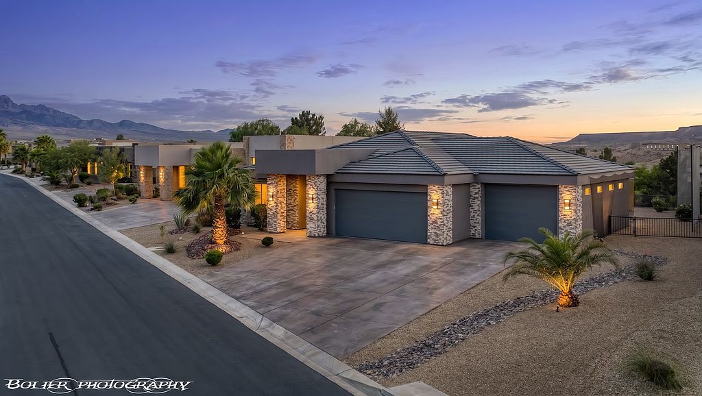 483 Links Dr - Property Image