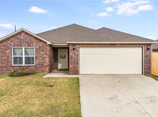 1012 E Bunting St, Fayetteville, AR 72701