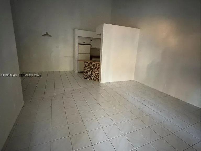 4191 S 57th Ave #H — Photo 2