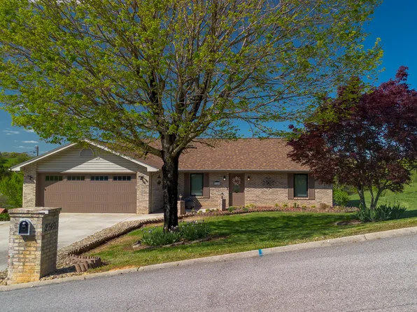 2749 Kentwood Dr, Kodak, TN 37764