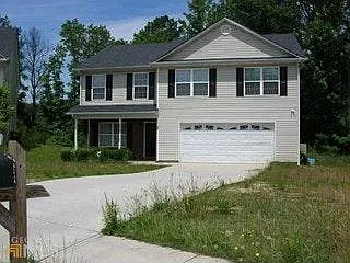 4 bed, 2.5 bath, 2208 sqft, $2,000 — Photo 1