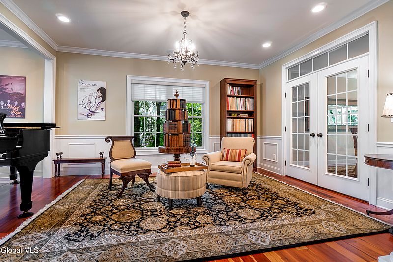 5th image of 15 Wildwood Drive