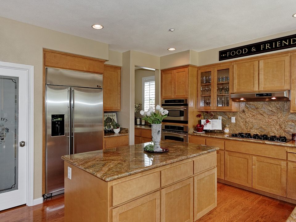 1st image of 611 Whitby Ln