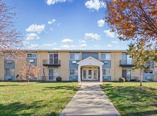 9561 Dee Rd APT 1D, Des Plaines, IL 60016