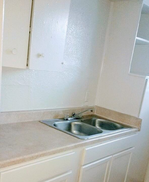 2nd image of 2722 Medill St APT 203