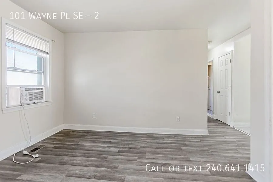 Charming 2 BR/1 BA Apartment in Congress Heights! Now offering off one month's rent — Photo 3
