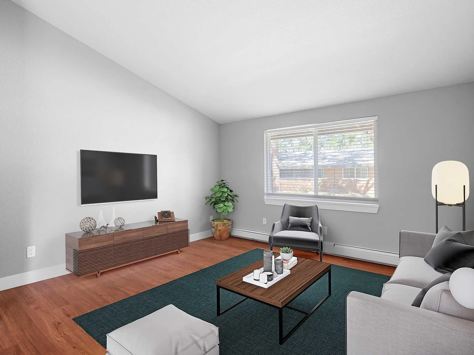 Parkway Flats — Photo 1