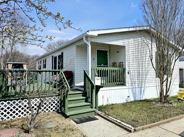 4 Kane Lane, Hazlet, NJ 07734