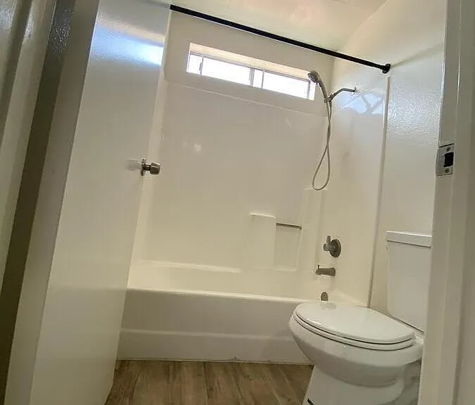 13700 Kornblum Ave #12 — Photo 10