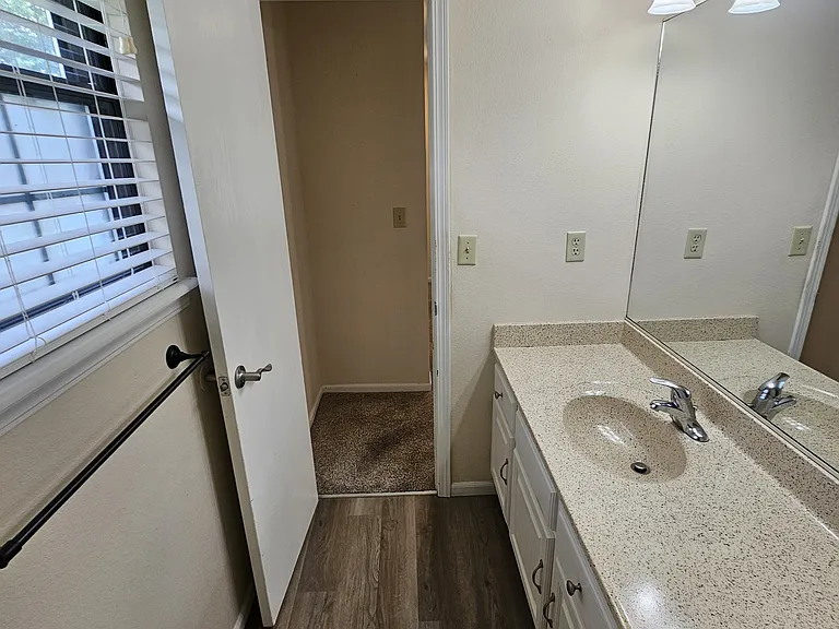 2412 NW 8th St — Photo 29