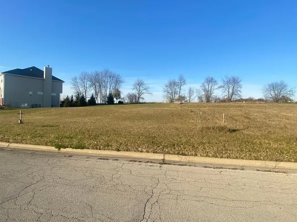 479 Burled Wood Dr, Poplar Grove, IL 61065