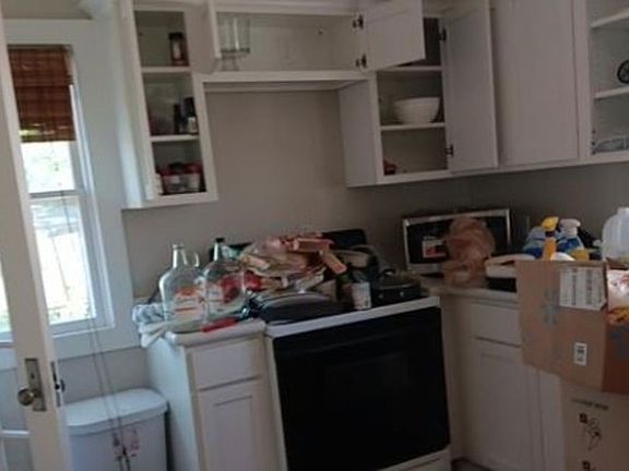 3rd image of 22135 Edison St