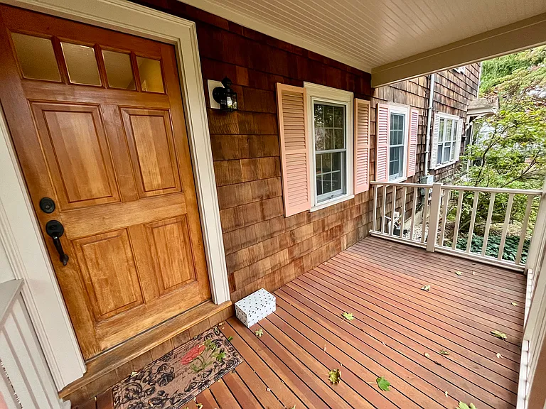 49 Sunnyside Ave — Photo 3