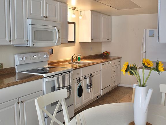 2nd image of 5000 Ocean Beach Blvd APT C4