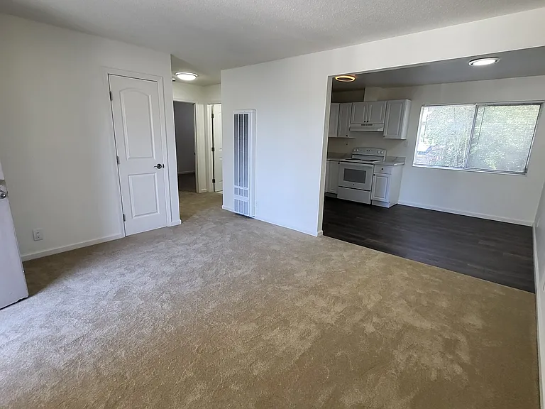 2313 Roosevelt Ave #5 — Photo 9