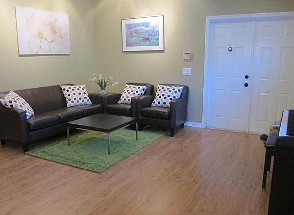 3rd image of 829 Tanglewood Cir