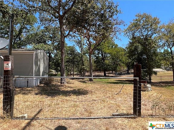 4th image of 670 Juniper Dr