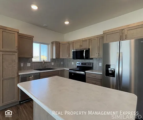 9006 W Jerald Pl Photo 1