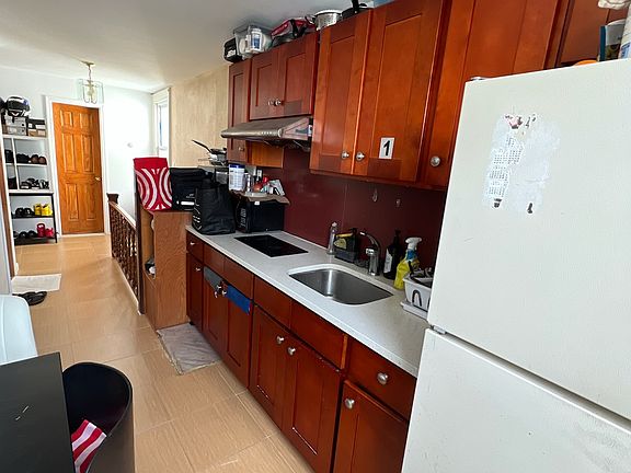 4th image of 9-30 123rd St Floor 2