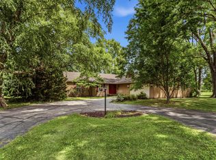 147 Woodlake Rd, Seymour, IL 61875