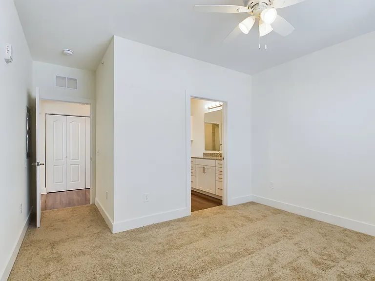 670 Victory Ln #10-201 — Photo 3