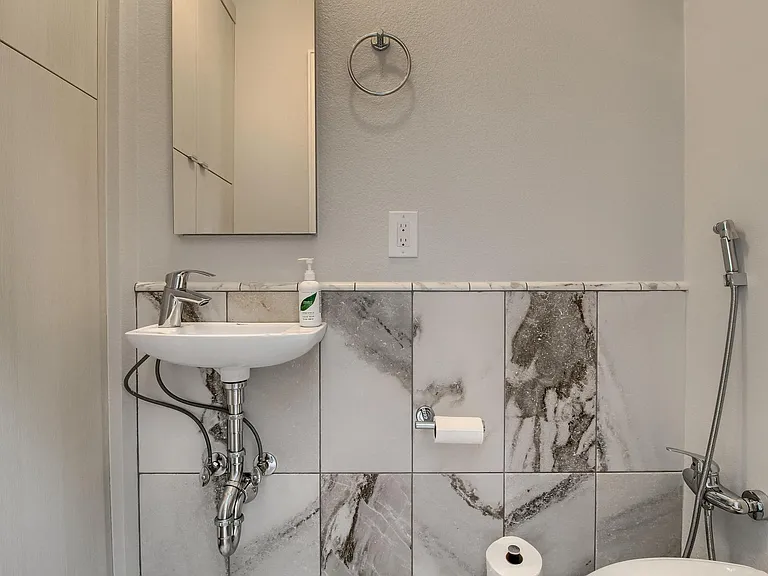 170 S Jackson St #203 — Photo 22