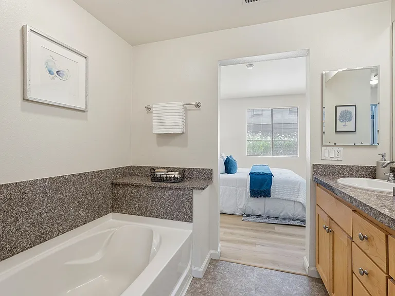 800 N 8th St #129 — Photo 23