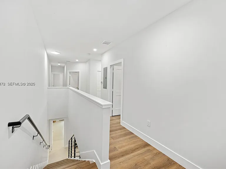1121 NW 25th St — Photo 12