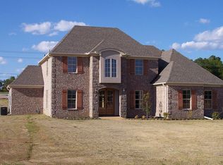 2380 Khushboo Cv, Southaven, MS 38671