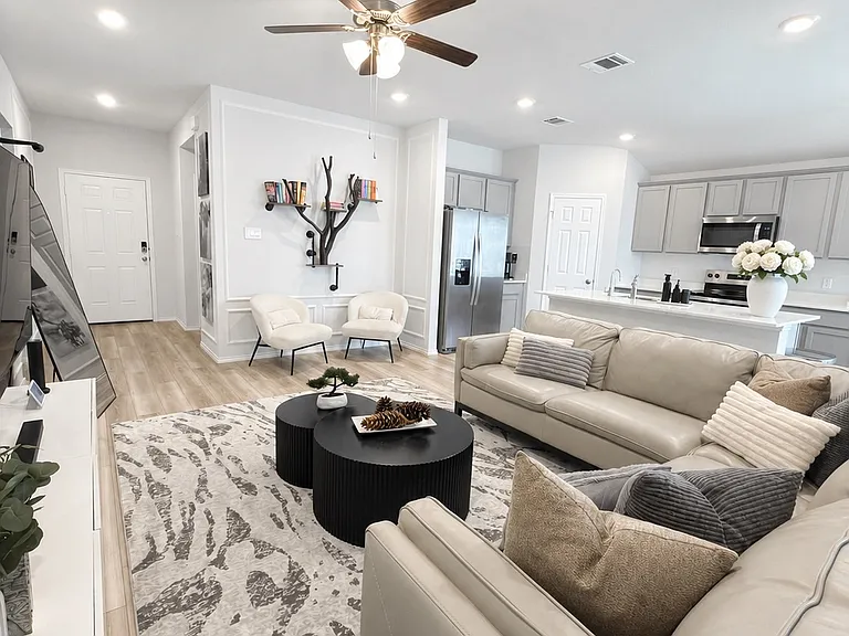 3719 Addison St — Photo 8