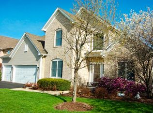 2100 Brookwood Dr, South Elgin, IL 60177