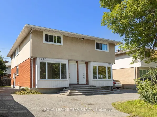 1001 Meadowlands Dr, Ottawa, ON K2C 0K4