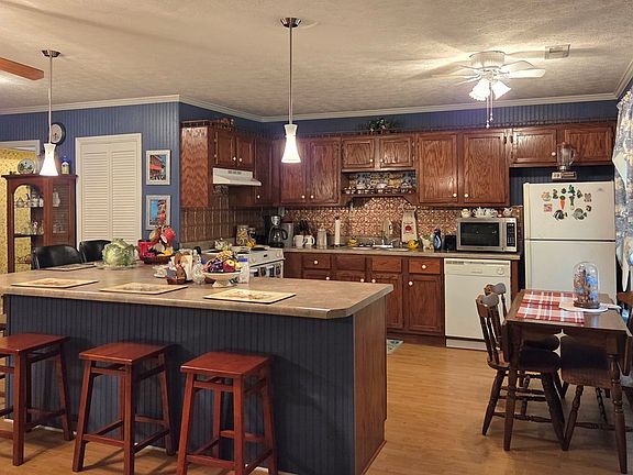 3rd image of 60 Lake Russell Ln