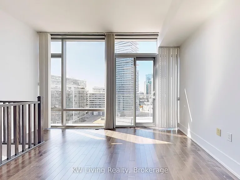 39 Queens Quay E #940 — Photo 9